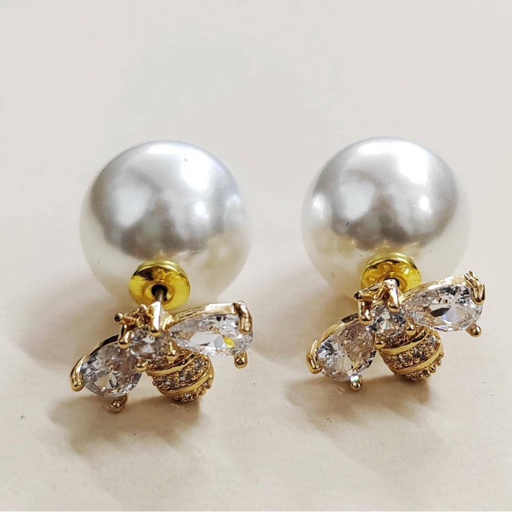 Royal Hive Jacket Bee Pearl Earrings - Picture 3 of 3